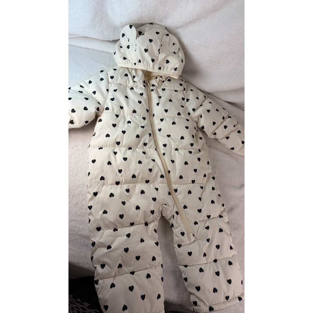 Old Navy Baby Heart Print Puffer Snowsuit Hooded White 12-18 M Water Resistant